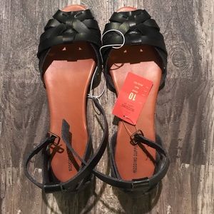 Size 10 huarache sandals